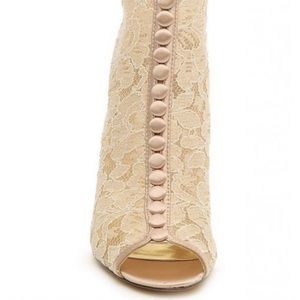 Audrey Brooke boots lace champagne size 10